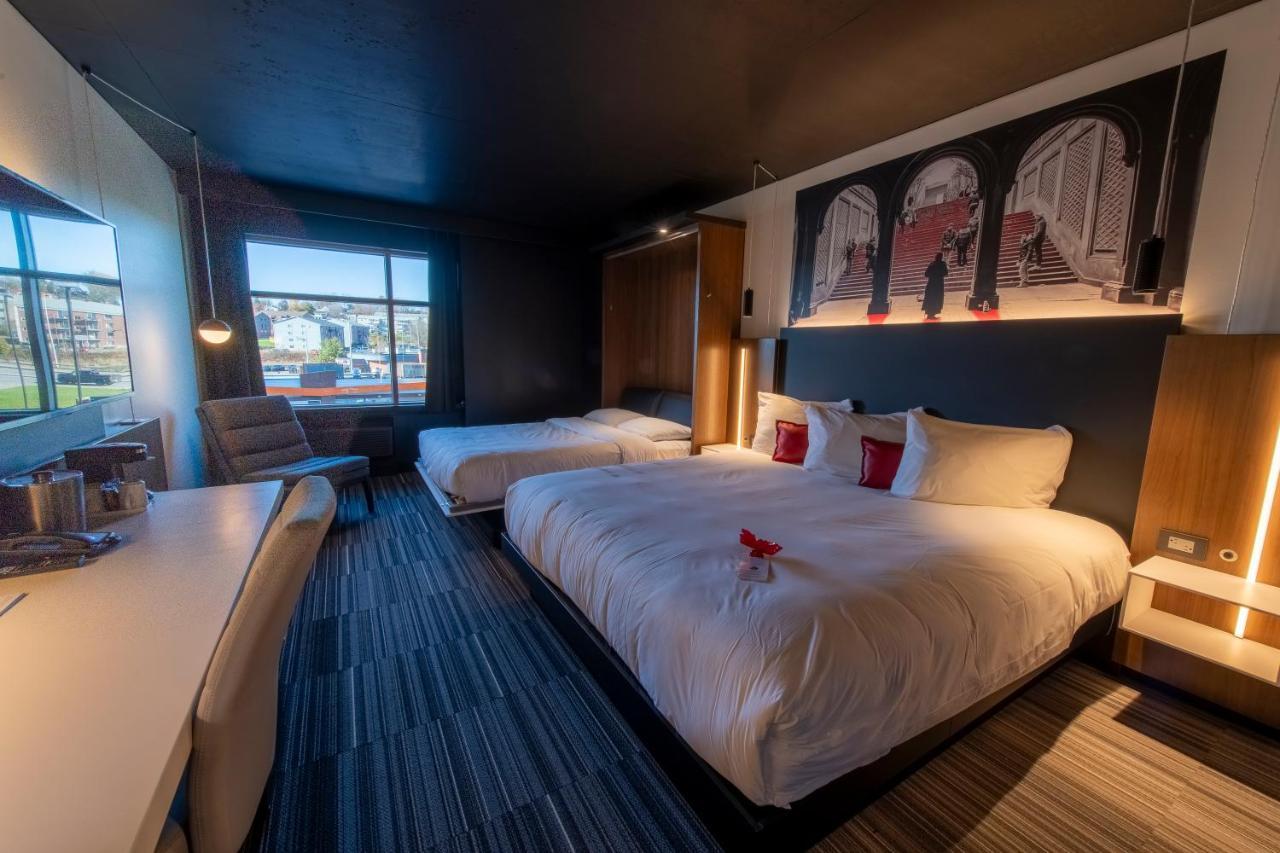 Grand Times - Aeroport De Hotel Ville de Québec