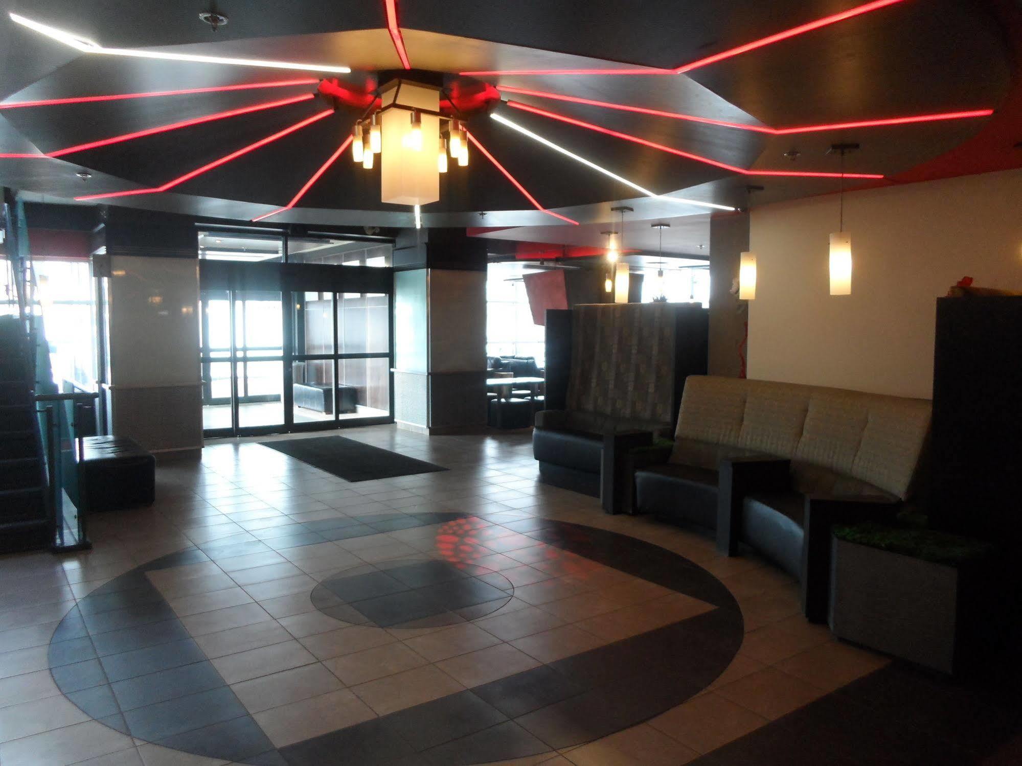Grand Times - Aeroport De 4* Ville de Québec