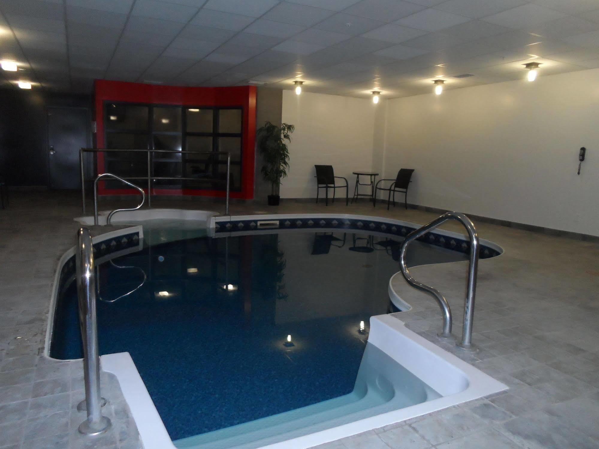 Grand Times - Aeroport De Hotel Ville de Québec
